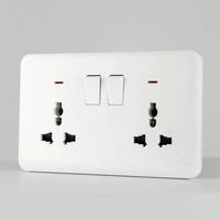 Prise murale double pôle certifiée CB CE IEC avec 2 prises et voyant LED, en stock usine