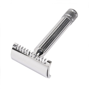 Rasoir de sécurité à double tranchant avec manche en métal doré (manche long) Outil de rasage personnel et professionnel - Product Image 3