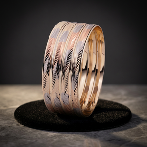 Venta al por Mayor de Brazaletes Texturizados Chapados en Oro de 3 Tonos, Juego de Brazaletes de Oro Multitono, Brazaletes de Moda, Juego de Brazaletes de Latón Chapados en Tres Colores - Product Image 3