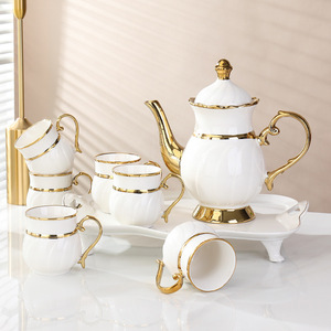 Ensemble de vaisselle nordique en céramique, plateau élégant et de grande valeur, théière créative peinte à l'or pour usage domestique, vente en gros du fabricant - Product Image 2