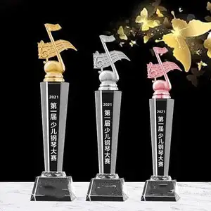 รางวัลเกียรติยศของคริสตัลที่กำหนดเองแผ่นโลหะสลักโลโก้แก้วถ้วยรางวัลการแข่งขันเพลง