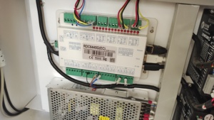 เครื่องแกะสลักและตัดด้วยเลเซอร์ CO2 ความเร็วสูง 400x600 มม. กำลัง 50W 60W 80W รุ่นประสิทธิภาพสูง - Product Image 5