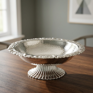 Bol sur pied classique en laiton plaqué argent, fait main et personnalisé - Product Image 1
