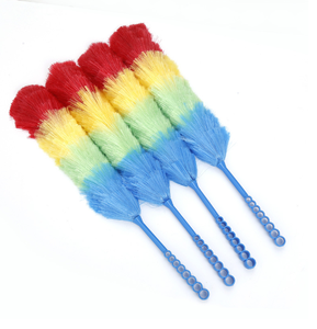 Plumero suspensible <span class=keywords><strong>de</strong></span> lana <span class=keywords><strong>de</strong></span> cordero esponjoso electrostático <span class=keywords><strong>de</strong></span> arcoíris PP utilizado para la limpieza <span class=keywords><strong>de</strong></span> la cama del hogar - Product Image 1
