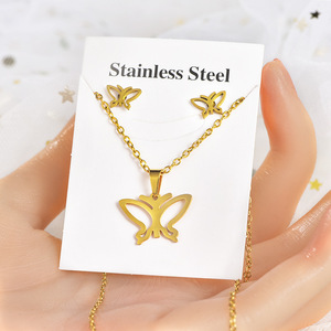 Set di Gioielli con Collana e Orecchini in Acciaio Inossidabile Placcato Oro con Catena in Lega, Pendenti a Forma di Corona, Stella e Cuore per Uomo e Donna - Product Image 5