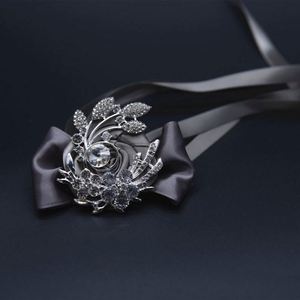 Boutonnière de poignet rose faite à la main, ensemble de corsages artificiels, fleur de main pour la mariée pour mariage - Product Image 2