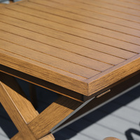 Ensemble de table à manger extérieure moderne en métal pour restaurant et hôtel avec un design écologique résistant aux UV