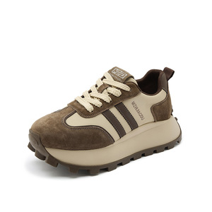Chaussures de sport haut de gamme personnalisées avec logo, chaussures de sport d'extérieur pour femmes de haute qualité, chaussures de sport décontractées simples et personnalisables - Product Image 1