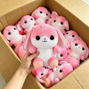 ตุ๊กตากระต่ายสีชมพูหูพับได้แบบการ์ตูนน่ากอด ขนาด 8 นิ้ว ของเล่นตุ๊กตาสัตว์นุ่มนิ่ม ของเล่นตู้คีบตุ๊กตา สำหรับเด็กผู้ชาย ผลิตตามสั่ง ขายส่งจากโรงงาน - Product Image 1