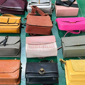 A18.6 Listo para enviar: Bolsos <span class=keywords><strong>de</strong></span> <span class=keywords><strong>segunda</strong></span> <span class=keywords><strong>mano</strong></span> <span class=keywords><strong>de</strong></span> alta calidad, fardos mixtos, bolsos casuales <span class=keywords><strong>de</strong></span> cuero con cadena para mujer, bolsos usados para mujer. - Product Image 2