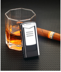 Fuerte poder de fuego Jet 3 llama fuego encendedor a prueba de viento antorcha cigarro encendedor recargable gas butano encendedor logotipo personalizado - Product Image 4