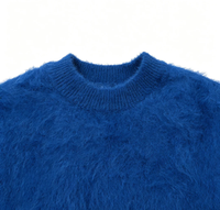 Pull en mohair bleu roi uni, moelleux et duveteux, à col montant, coupe oversize et tricot ample pour homme