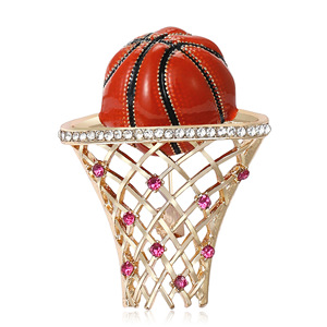 Broche évidée de <span class=keywords><strong>basket</strong></span>-ball en émail en alliage créatif <span class=keywords><strong>pour</strong></span> femmes et hommes costumes une épingle décorative <span class=keywords><strong>pour</strong></span> la poitrine - Product Image 2