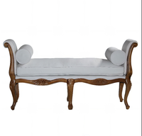Fauteuil ottoman moderne de luxe et long banc style antique pour chambre à coucher appartement hôtel ou ferme