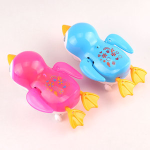 Jouet pingouin musical électrique avec effets lumineux et sonores pour enfants de 2 à 4 ans, jouet unisexe en plastique - Product Image 1