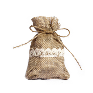 Vente en gros de sacs personnalisés en <span class=keywords><strong>dentelle</strong></span> <span class=keywords><strong>jute</strong></span> <span class=keywords><strong>jute</strong></span> petite pochette à cordon pour mariage faveur bonbons souvenir décoration toile de <span class=keywords><strong>jute</strong></span> sac en <span class=keywords><strong>dentelle</strong></span> - Product Image 1