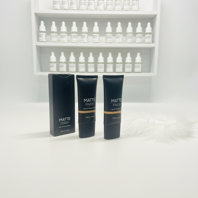 Free Sample Wholesale and Customized High Quality, Full Coverage Waterproof Tube Liquid Foundation for All Skin Types