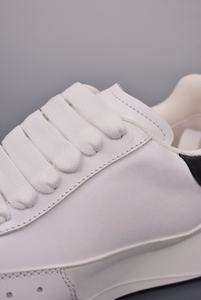 รองเท้าเดินหนังแท้แฟชั่นสุดหรู ดีไซน์เนอร์ออกแบบเอง สั่งทำได้ สำหรับผู้ชายและผู้หญิง ขายดีที่สุด พร้อมระบบรองรับแรงกระแทก - Product Image 4