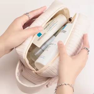 Bolso de maquillaje de pastel de anís estrellado PU con cremallera a la moda para mujer, bolso de mano, bolso de moda, bolso de mujer - Product Image 3