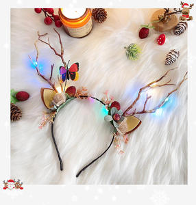 Serre-tête de Noël lumineux avec bois de cerf et branches d'hiver, accessoire de coiffure et de cheveux, ornements de Noël - Product Image 5