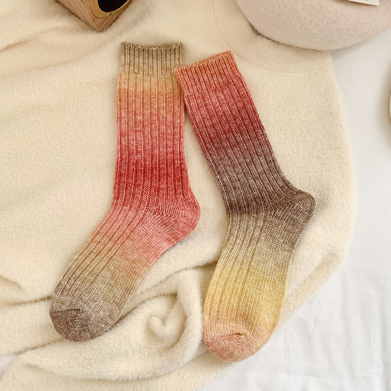 Gradient Brown-Red