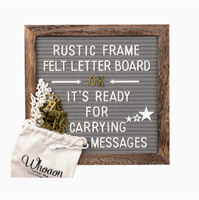 Panneau décoratif moderne personnalisable en bois avec tableau noir en feutre, cadre photo et étagère, pour messages transfrontaliers et signalétique promotionnelle