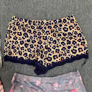 Venta al por mayor Pedido extranjero pedido de cola envío en stock Damas encaje transpirable patrón floral Bragas <span class=keywords><strong>Boxer</strong></span> corto para mujer Ropa interior - Product Image 4