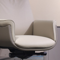 Fauteuil de bureau de direction en cuir de vachette véritable, de luxe, ergonomique, réglable et pivotant, avec dossier ailé, pour vente en gros