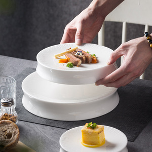 Assiettes en céramique blanches empilables de qualité commerciale, assiettes à rebord haut gaufré pour hôtels, restaurants et traiteurs - Product Image 4