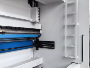 Presse plieuse hydraulique entièrement automatique 600T 6000mm DELME DA53TX CNC de haute qualité pour l'acier inoxydable et l'aluminium - Product Image 3