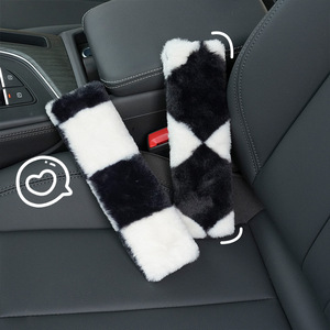 Protector de hombro para cinturón de seguridad de coche, de felpa, cómodo, antipresión, accesorio interior para coche - Product Image 2