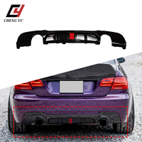 Diffuseur de pare-chocs arrière style MP avec LED pour BMW Série 3 E90 E92 E93 2005-2012, aspect carbone noir brillant, séparateur de carrosserie performance