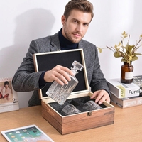 Coffret cadeau de whisky haut de gamme, boîte en bois gravée sur mesure pour décanteur et 2 verres, accessoires de rangement de luxe pour spiritueux
