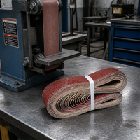 Bande abrasive en oxyde d'aluminium rouge de qualité supérieure 2100x50mm 2x82 pouces pour le polissage industriel du métal et du bois