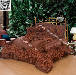 Ensemble <span class=keywords><strong>de</strong></span> literie en satin <span class=keywords><strong>de</strong></span> luxe européen super king size neuf, couleur bordeaux, avec volants, motif floral, 100% polyester, 200TC, toutes saisons - Product Image 4