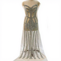 Nouveau design Belle robe longue en cristal argenté Conception de corsage en diamant Applique Panneaux en strass