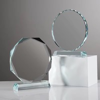 Usine chinoise de trophées en cristal : Vente en gros de trophées en verre vierges, ronds et octogonaux, à prix abordable, pour récompenses de compétition et souvenirs
