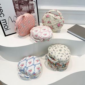 Sac à cosmétiques personnalisé mignon pour femmes, motif floral matelassé, sac de voyage portable pour le rangement du maquillage - Product Image 6