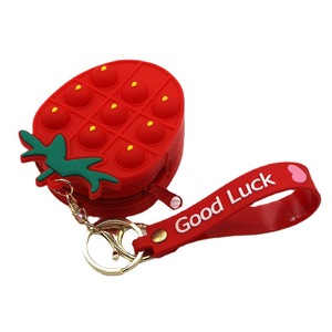 Mini Cao Su Thân Thiện Với Môi 3D Trái Cây Dâu Tây Dứa Đồng Xu Ví Keychain Trẻ Em Kid Phim Hoạt Hình Dễ Thương Dây Kéo Pouch Đẩy Bong Bóng - Product Image 5