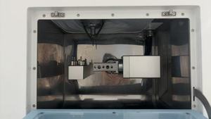 آلة طحن خماسية المحاور عالية الكفاءة لمختبرات طب الأسنان لمعالجة الزركونيا والمواد المعدنية بمصدر طاقة كهربائي - Product Image 4