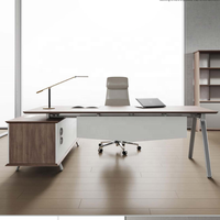 Ensemble de mobilier de bureau de luxe : Table de direction avec armoire, bureau de PDG, mobilier de bureau