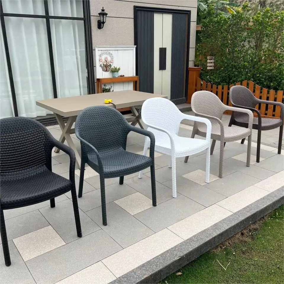 2024 yeni tasarım dış mekan mobilyası katlanır PVC plastik rattan sandalye restoran sandalyeler bahçe masaları ve sandalyeler