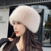 Gorro de invierno de piel sintética para mujer al por mayor, gorro tipo pillbox de piel de zorro sintética de color liso, extra cálido, cortavientos, gorro ruso esponjoso
