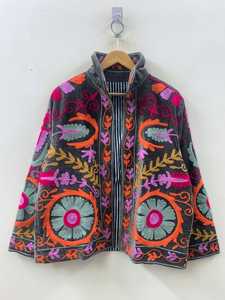 Veste en velours Suzani faite à la main, brodée à la main, imprimé animalier, détail en dentelle, boutonnée, respirante, écologique, prête pour l'hiver, en coton - Product Image 4