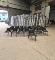 Chaise empilable moderne en plastique PP avec pieds en métal noir, haute capacité de charge, pour extérieur, commerce, école, salle de classe, formation