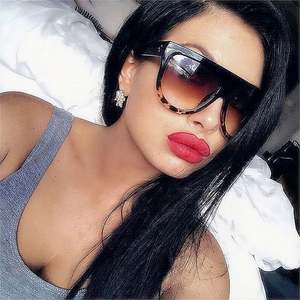 Lunettes de soleil tendance rétro à rivets, monture large, forme bouclier, surdimensionnées, à dessus plat pour femme – Meilleures ventes - Product Image 4