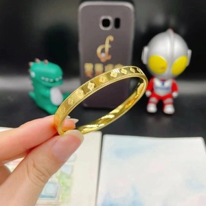 Bracciale a Quadrifoglio <span class=keywords><strong>Portafortuna</strong></span> in Acciaio Inossidabile 316L Placcato Oro 18k PVD Impermeabile per Donna, Vendita all'Ingrosso - Product Image 4