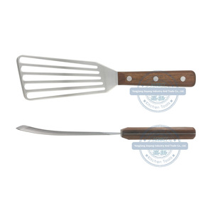 () Espátula de pescado de acero inoxidable Espátula giratoria <span class=keywords><strong>ranurada</strong></span> con ángulo curvo y mango de madera pakka para chefs - Product Image 2