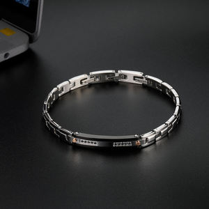 <span class=keywords><strong>Bracciali</strong></span> da <span class=keywords><strong>uomo</strong></span> di marca di design incisi con zirconi neri in acciaio inossidabile, fornitore di gioielli di alta gamma Xinyashang - Product Image 2