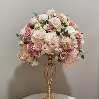 Table de mariage blanc rose violet thème boule de fleurs arrangement de mariage scène salle d'exposition décoration